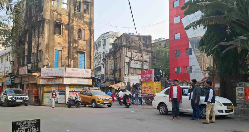 বেস্ট কলকাতা নিউজ : সম্পর্ক অটুট রাখার পক্ষে ওপারের বাসিন্দারা, ভিসা বন্ধে চরম উদ্বিগ্ন কলকাতার 'মিনি বাংলাদেশ'-এর ব্যবসায়ীরাও