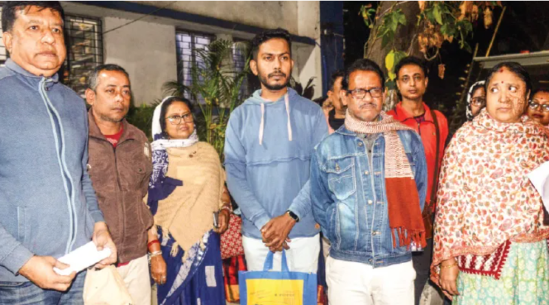 বেস্ট কলকাতা নিউজ : রাতে বিএলওর বাড়িতে হামলা, খড়দহ থানায় বিক্ষোভ স্থানীয় বাসিন্দাদের