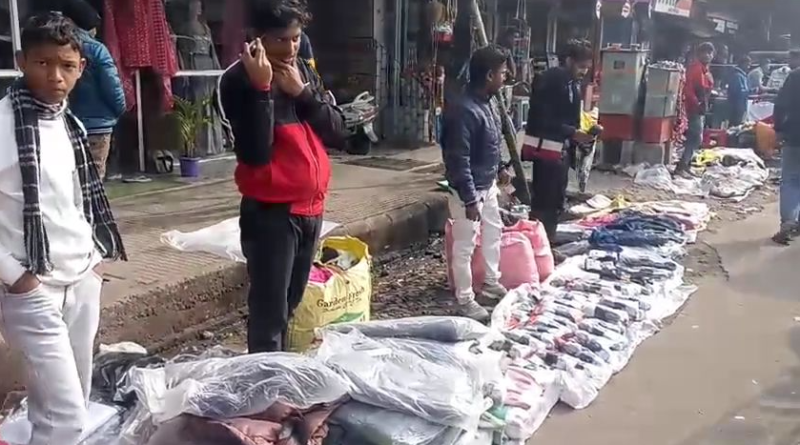 বেস্ট কলকাতা নিউজ : কনকনে ঠান্ডার মধ্যে কাঁপছে শিলিগুড়ি, প্রবল শীতে কাতর গোটা উত্তরবঙ্গের মানুষজন