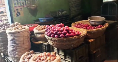 বেস্ট কলকাতা নিউজ : শীতের বাজার আসলেও শহর শিলিগুড়িতে খুব একটা বেশি বাড়েনি আলু এবং পেঁয়াজের দাম