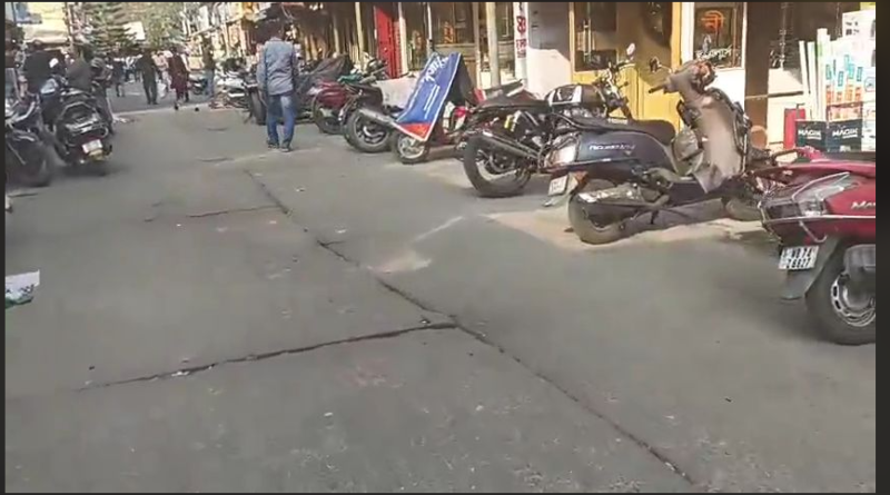 বেস্ট কলকাতা নিউজ : পার্কিংয়ের বেড়াজালে ক্রমশ আটকে পড়ছে শহর শিলিগুড়ি, চরম ক্ষুব্ধ স্থানীয় দোকানদার থেকে ব্যবসায়ীরা