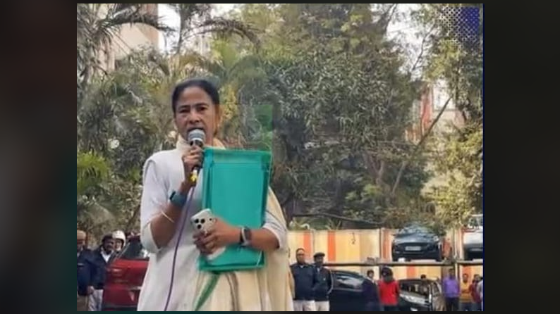 বেস্ট কলকাতা নিউজ : আইপ্যাক প্রধানের বাড়িতে ইডি হানা, ঘটনাস্থলে পৌঁছলেন রাজ্যের মুখ্যমন্ত্রী