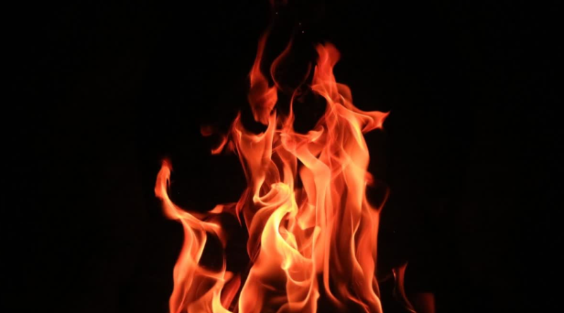 বেস্ট কলকাতা নিউজ : বাড়িতে ভয়াবহ আগুন মকর সংক্রান্তির রাতে, ৩ শিশু-সহ পরিবারের ৬ জনের মৃত্যু হল জীবন্ত দগ্ধ হয়ে