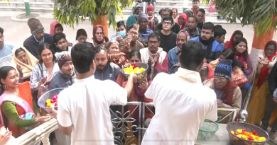 বেস্ট কলকাতা নিউজ : কালীঘাট, দক্ষিণেশ্বর মন্দির থেকে কাশীপুর উদ্যানবাটি, সর্বত্র ভক্তদের ঢল নামলো নতুন বছরের প্রথম দিনেই