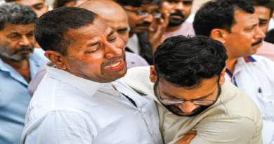 বেস্ট কলকাতা নিউজ : ভিড় ট্রেনে তুমুল বচসা, অধ্যাপককে কুপিয়ে হত্যা মুম্বইয়ের রেল স্টেশনে, আটক অভিযুক্ত