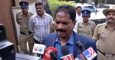 বেস্ট কলকাতা নিউজ : অফিসেই মহিলাদের সঙ্গে আপত্তিকর কাজকর্ম করার অভিযোগ ! ভিডিয়ো ছড়াতেই বরখাস্ত হল ডিজিপি