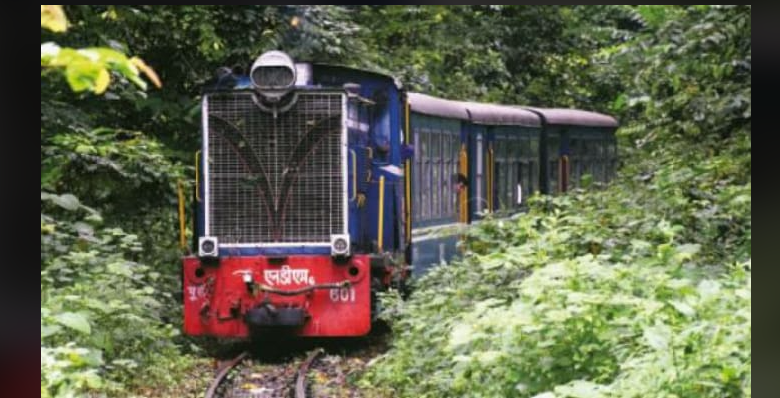 বেস্ট কলকাতা নিউজ : শীতকালে টয় ট্রেন পরিষেবা আরো আকর্ষণীয় হতে চলেছে শৈলশহর দার্জিলিঙে