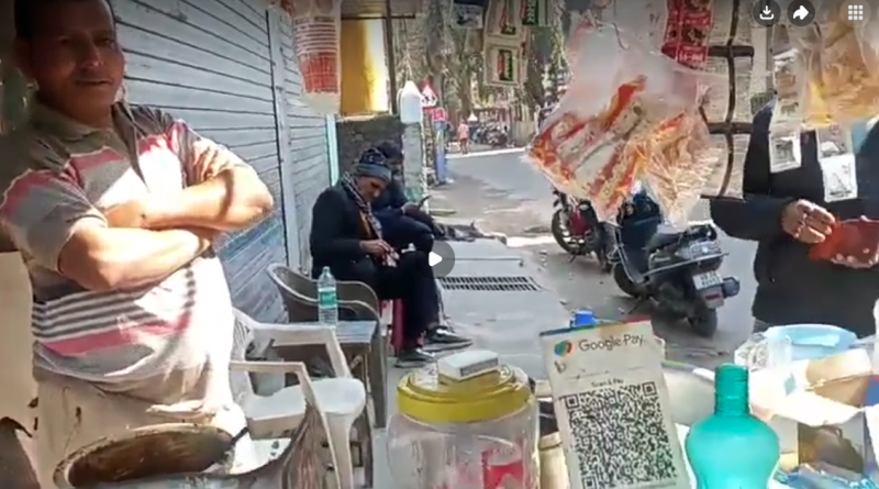 বেস্ট কলকাতা নিউজ : প্রায় ৩০ বছরের উপরে হয়ে গেল, আজও আশ্রম পাড়ায় অক্লান্ত ভাবে চায়ের দোকান করছেন গৌতম ঘোষ