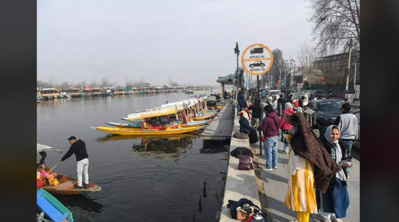 বেস্ট কলকাতা নিউজ : শীতের মোহে কাশ্মীর, তীব্র ঠান্ডার মাঝেও বাড়ছে পর্যটকদের ভিড়