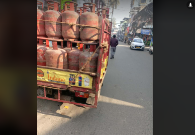 বেস্ট কলকাতা নিউজ : ঘরোয়া গ্যাস সিলিন্ডারের দাম না কমায় চরম ক্ষুব্ধ শহর শিলিগুড়ির সাধারণ মানুষজন