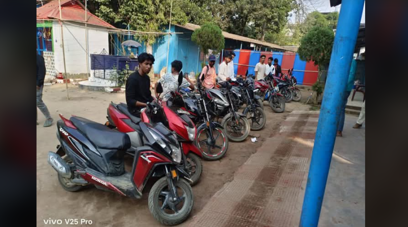 বেস্ট কলকাতা নিউজ : নাবালকের হাতে বাইক সতর্ক করলেন খোয়াই মহিলা থানার ওসি মিনা দেববর্মা