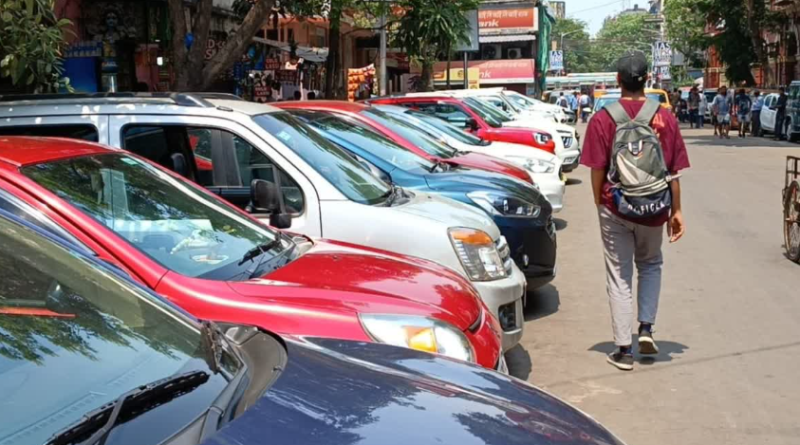 কলকাতার যানজটের মূলে রয়েছে অবৈধ পার্কিং, নতুন বছরে কড়া পদক্ষেপ ট্র্যাফিক পুলিশের তরফে বেস্ট কলকাতা নিউজ : কলকাতার যানজটের মূলে রয়েছে অবৈধ পার্কিং, নতুন বছরে কড়া পদক্ষেপ ট্র্যাফিক পুলিশের তরফে