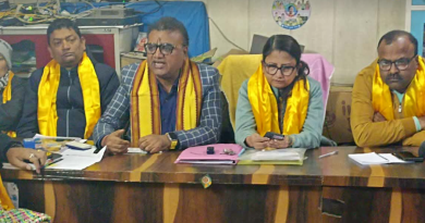 বেস্ট কলকাতা নিউজ : ভোটের আগে রণকৌশল ঠিক করতে দার্জিলিং জেলার তৃণমূল কংগ্রেসের চেয়ারম্যান সঞ্জয় টিব্রুওয়াল এলেন শিলিগুড়ি ১৪ নম্বর ওয়ার্ডে