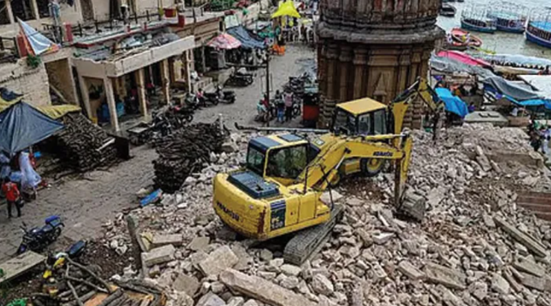 বেস্ট কলকাতা নিউজ : বারাণসীতে মণিকর্ণিকা ঘাটে চলল বুলডোজার, ভাঙা হল অহল্যাবাঈয়ের মূর্তি ও প্রাচীন মন্দির নিন্দার ঝড় উঠলো দেশ জুড়ে