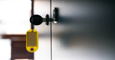 বেস্ট কলকাতা নিউজ : জামাইয়ের পরামর্শ ! মালিকের লক্ষাধিক টাকা-সোনা হাতিয়ে বেপাত্তা হল পরিচারিকা