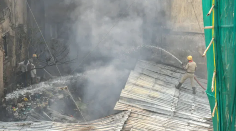 বেস্ট কলকাতা নিউজ : বি বি গাঙ্গুলি স্ট্রিটে আসবাবের দোকানে এক ভয়াবহ অগ্নিকাণ্ড, ব্যাপক চাঞ্চল্য ছড়ালো এলাকায়