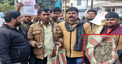 বেস্ট কলকাতা নিউজ : বারবার নোটিশ, নথির প্রমাণ দিতে অবশেষে দাদুর কবরের মাটি নিয়ে SIR শুনানিতে এলেন নাতি,অবাক করা ঘটনা মালদহে