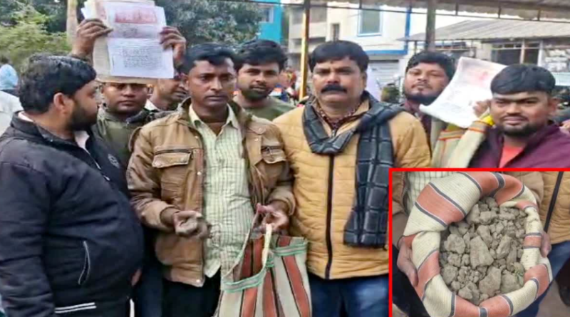 বেস্ট কলকাতা নিউজ : বারবার নোটিশ, নথির প্রমাণ দিতে অবশেষে দাদুর কবরের মাটি নিয়ে SIR শুনানিতে এলেন নাতি,অবাক করা ঘটনা মালদহে