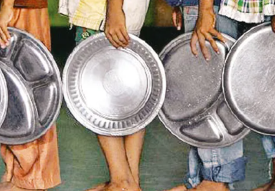 বেস্ট কলকাতা নিউজ : মিড-ডে মিলে পড়ুয়াদের পাতে পড়লো কুকুরে খাওয়া মাংস, অভিভাবকদের তুমুল বিক্ষোভ কেশপুরের হিজলি প্রাথমিক স্কুলে