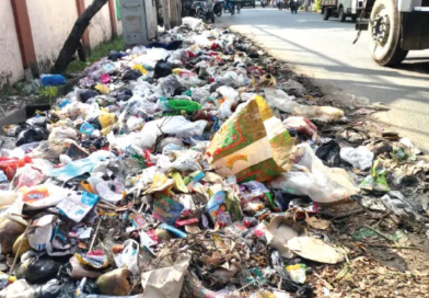 বেস্ট কলকাতা নিউজ : চরম বেহাল দশা ভ্যাটের , হাওড়া পুরসভার দায়সাড়া মনোভাব রাস্তাজুড়ে জঞ্জাল অপসারণের কাজে