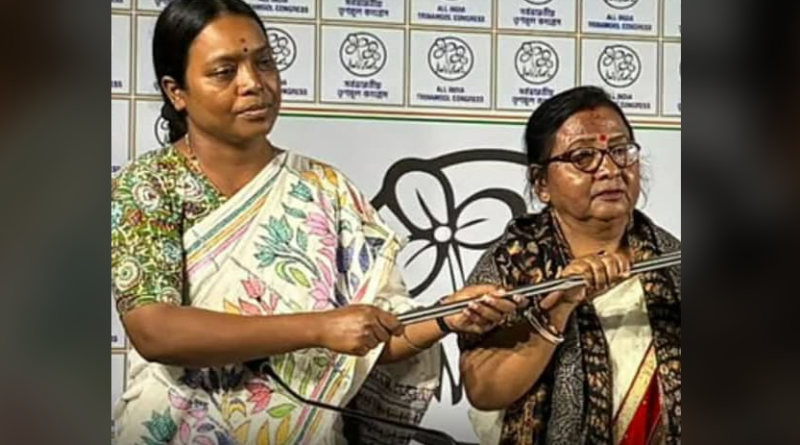 বেস্ট কলকাতা নিউজ : বিধানসভা ভোটের আগে বিজেপিতে জোর ধাক্কা, সাংসদ খগেন মুর্মুর স্ত্রী যোগ দিলেন তৃণমূল শিবিরে