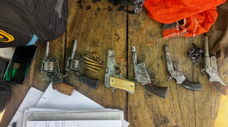 বেস্ট কলকাতা নিউজ : ভোটের মুখে মহানগরে অস্ত্রের পাহাড় ! ৬ টি আগ্নেয়াস্ত্র-সহ গ্রেফতার হল বিহারের ১ যুবক