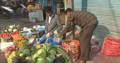 বেস্ট কলকাতা নিউজ : শিলিগুড়িতে সবজি বিক্রেতাদের মধ্য সবজির দাম নিয়ে চলছে এক চরম মতবিরোধ