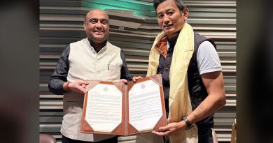 বেস্ট কলকাতা নিউজ : এস জে ডি এ চেয়ারম্যান দিলীপ দুগ্গার এবং ভাইচুং ভুটিয়ার এক সৌজন্য সাক্ষাৎ, তৃণমূল কংগ্রেসে যোগ দেওয়া নিয়ে শুরু হল জোর জল্পনা