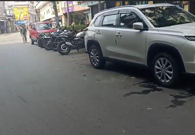 বেস্ট কলকাতা নিউজ : নো পার্কিং জোনে রাখা হচ্ছে গাড়ি, চরম অসন্তোষ সৃষ্টি হল শহর শিলিগুড়িতে
