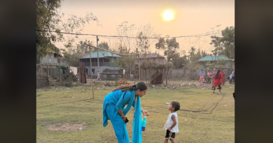 বেস্ট কলকাতা নিউজ : বাচ্চাদের সাথে মিশতে পারেন সূর্যসেন মহাবিদ্যালয় কর্মরত মহিলা কর্মী তনিমা ঘোষ