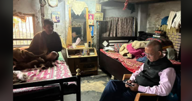 বেস্ট কলকাতা নিউজ : নিজের সহকর্মীকে দেখতে এলেন শিলিগুড়ির মেয়র গৌতম দেব