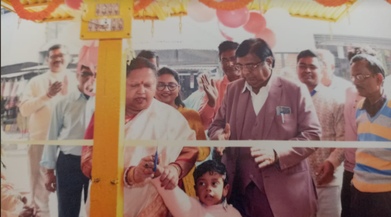 বেস্ট কলকাতা নিউজ : শীতলকুচির চারুলতা ফার্মেসি এবার পূর্ণ করল তাদের ৫০ বছর বর্ষপূর্তি, দুস্থ মানুষের হাতে তুলে দেওয়া হল কম্বল এবং মিষ্টির প্যাকেট