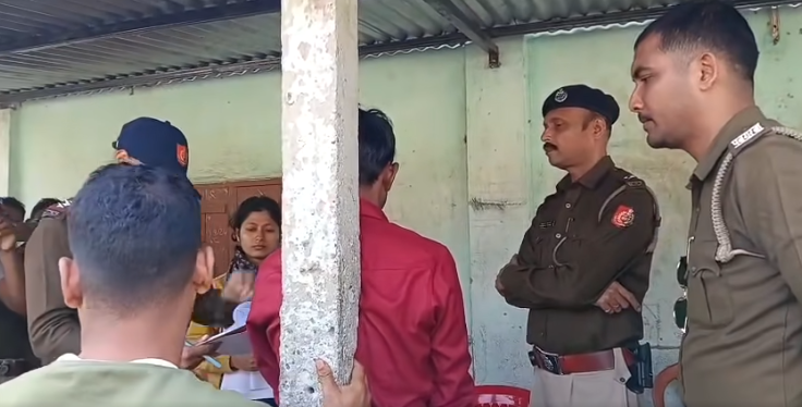 বেস্ট কলকাতা নিউজ : জলপাইগুড়ি রোড স্টেশন এলাকা থেকে ব্রাউন সুগারসহ এক ব্যক্তিকে গ্রেপ্তার করল পুলিশ