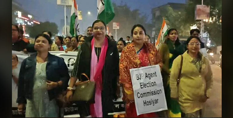 বেস্ট কলকাতা নিউজ : বি এল ওর মৃত্যুর প্রতিবাদে অবশেষে পথে নামলো দার্জিলিং জেলা তৃণমূল কংগ্রেস নেতৃত্ব