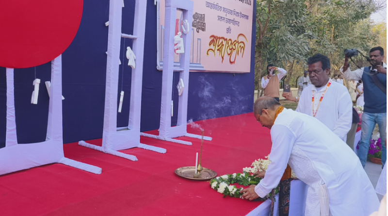 বেস্ট কলকাতা নিউজ : বিশ্বভারতীতে উদযাপিত হল আন্তর্জাতিক মাতৃভাষা দিবস, ওপার বাংলার সঙ্গে সুসম্পর্কে আশাবাদী পড়ুয়ারা