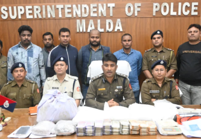 বেস্ট কলকাতা নিউজ : ব্রাউন সুগার কারখানার খোঁজ মিলল মালদা শহরের নিকটে, গ্রেফতার হল ৩ মহিলা-সহ ৫ জন