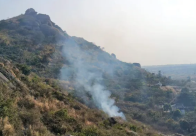 বেস্ট কলকাতা নিউজ : জয়চণ্ডী পাহাড়ের পাদদেশে কালীপাহাড়ে ভয়াবহ আগুন, চরম আতঙ্ক ছড়ালো এলাকায়