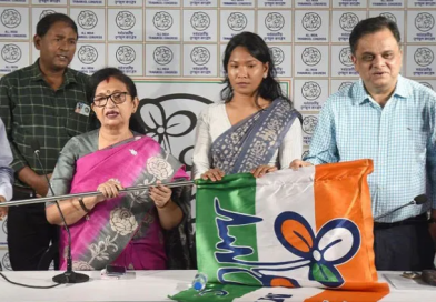 বেস্ট কলকাতা নিউজ : রাজ্য রাজনীতিতে ফের এক বিরাট আলোড়ন!এশিয়ান গেমসে স্বর্ণপদক জয়ী স্বপ্ন বর্মন যোগদান করলেন তৃণমূল শিবিরে