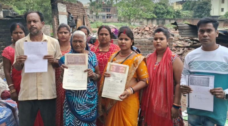 বেস্ট কলকাতা নিউজ : রাস্তার জন্য জমি ছাড়ার দাবিতে সাধারণ মানুষের তুমুল হট্টগোল দুর্গাপুরে, এলাকায় ছড়ালো এক ব্যাপক উত্তেজনা