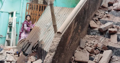 বেস্ট কলকাতা নিউজ : দোলের সকালে চরম বিপত্তি শহরে , পার্ক স্ট্রিটে ভাঙল বিপজ্জনক বাড়ি