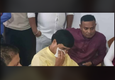 কোচবিহারের রাজনীতিতে বড়সড় পালাবদল, টিকিট না পেয়ে আবেগে ভেঙে পড়লেন খোকন মিয়াঁ, তৃণমূল ছেড়ে যোগ দিলেন কংগ্রেসে বেস্ট কলকাতা নিউজ : কোচবিহারের রাজনীতিতে বড়সড় পালাবদল, টিকিট না পেয়ে আবেগে ভেঙে পড়লেন খোকন মিয়াঁ, তৃণমূল ছেড়ে যোগ দিলেন কংগ্রেসে