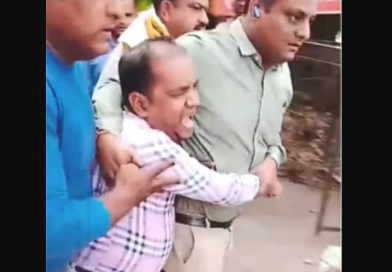 সিএমও অফিসে ঘু’ষ নিতে গিয়ে হাতেনাতে ধরা পড়লেন এক লজিস্টিক সংস্থার ম্যানেজার! বেস্ট কলকাতা নিউজ : সিএমও অফিসে ঘু'ষ নিতে গিয়ে হাতেনাতে ধরা পড়লেন এক লজিস্টিক সংস্থার ম্যানেজার!