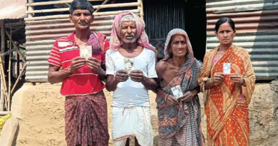 বেস্ট কলকাতা নিউজ : ভিটে কেড়েছে ভাগীরথী, ভোট কাড়ল কমিশন, ভোটার লিস্ট থেকে ‘ডিলিট’ হল অগ্রদ্বীপের বহু ভোটারের নাম