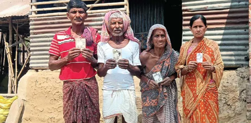 বেস্ট কলকাতা নিউজ : ভিটে কেড়েছে ভাগীরথী, ভোট কাড়ল কমিশন, ভোটার লিস্ট থেকে ‘ডিলিট’ হল অগ্রদ্বীপের বহু ভোটারের নাম