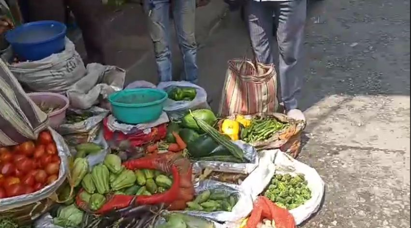 বেস্ট কলকাতা নিউজ : কয়েকদিনের বৃষ্টিতে নষ্ট হয়ে গেছে ফসল, আবার বাড়তে পারে সবজির দাম