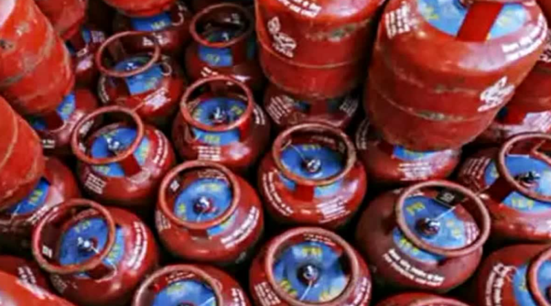 বেস্ট কলকাতা নিউজ : মধ্য প্রাচ্যে যুদ্ধের জের, একলাফে এদেশে অনেকটা বাড়ল রান্নার গ্যাসের দাম