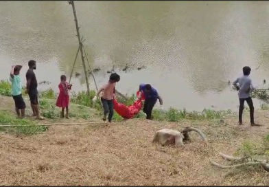 বেস্ট কলকাতা নিউজ : নদীতে স্নান করতে গিয়ে তলিয়ে যাওয়ার ৪৩ ঘণ্টা পর ভেসে উঠল দুই ছাত্রী মৃত দেহ