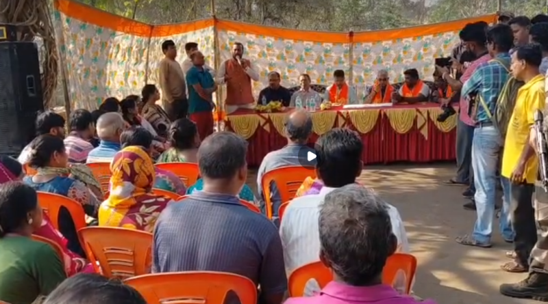 বেস্ট কলকাতা নিউজ : রাস্তা পাকা না করে দিলে ভোট বয়কট করা হবে, হুশিয়ারি দিলো মালদার গাজোল ব্লকের বাগদিঘীর গ্রামবাসীরা