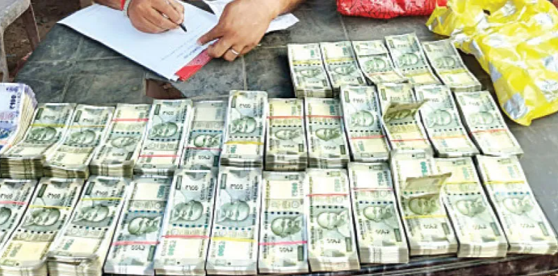 বেস্ট কলকাতা নিউজ : ভোটের মুখে শুরু হল জোর নাকা চেকিং, হাওড়া-নিউটাউন থেকে উদ্ধার হল ৪০ লক্ষ টাকা