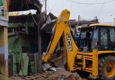 বেস্ট কলকাতা নিউজ : সাতসকালে হুড়মুড়িয়ে ভেঙে পড়ল পুর বাজারের ছাদ, মৃত্যু হল নৈশ প্রহরীর, জখম হল আরও এক